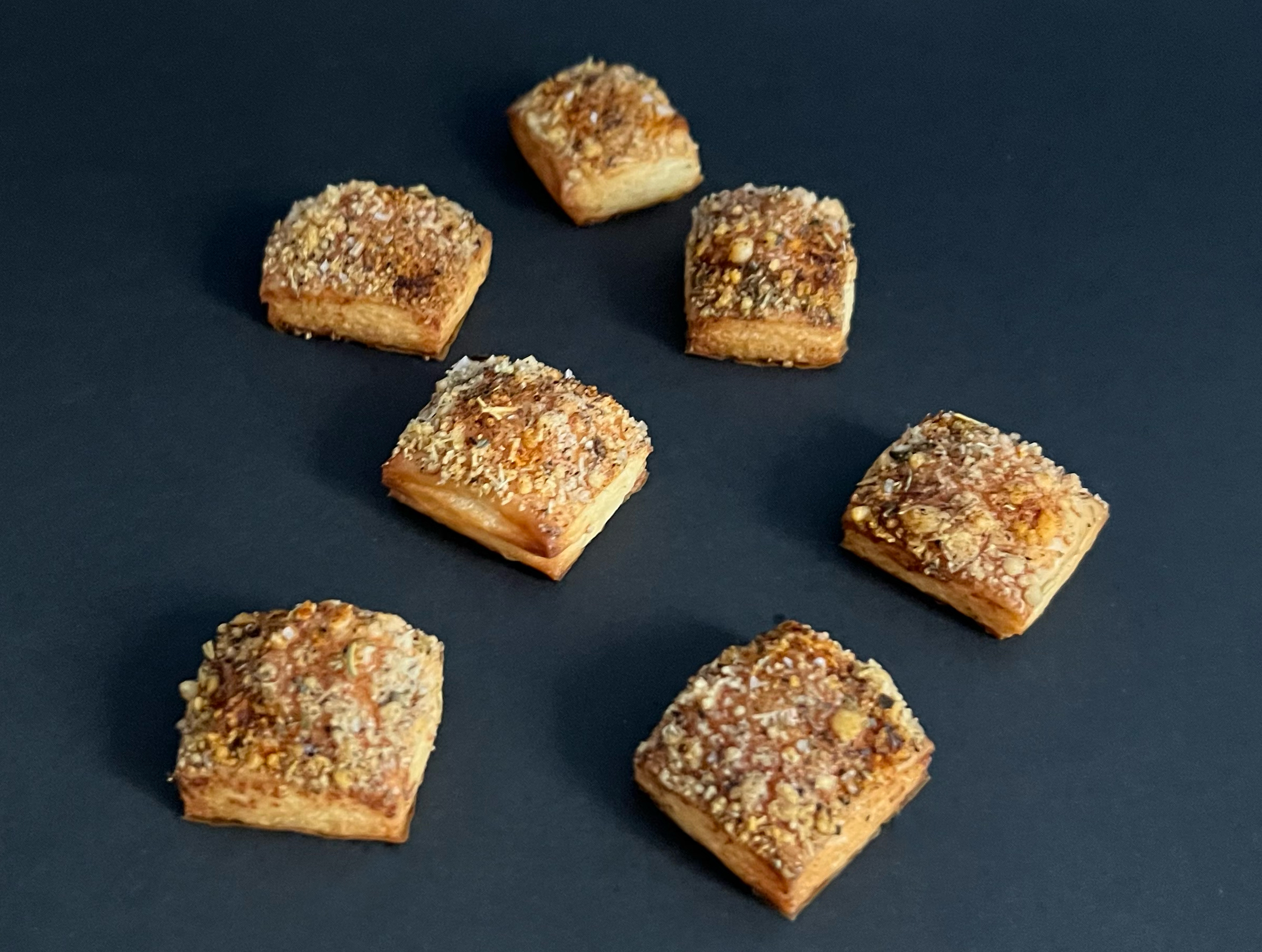 Piquitos de parmesano
